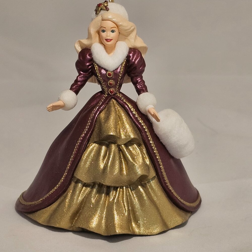Hallmark Keepsake Ornament - Holiday Barbie 1996